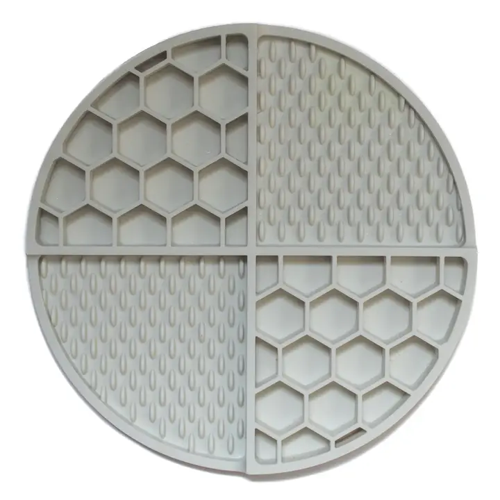 Schleckmatte mit vielen, kleinen Saugnäpfen in Lebensmittelqualität (gefrierschrank-/spülmaschinengeeignet), cream – Bild 2