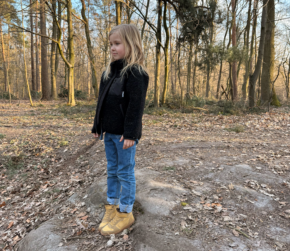 Alwero – Jacke SHERPA Jr., Deep Black, Biowolle, ultra leicht – Bild 3