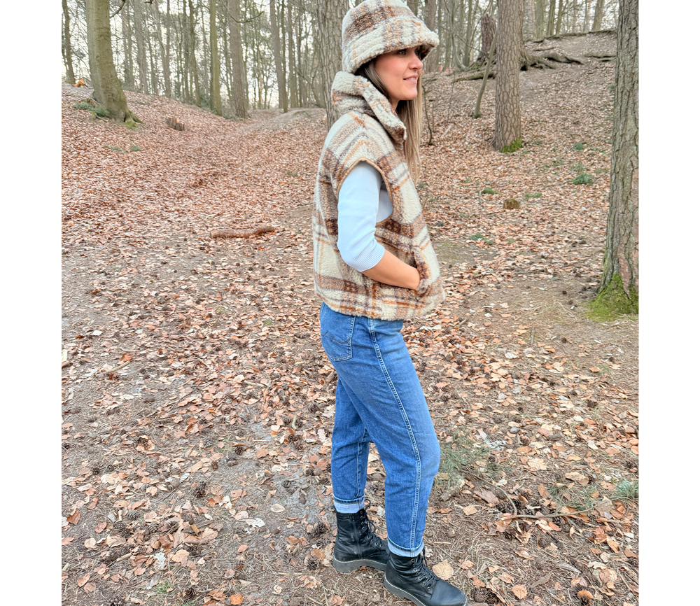 Alwero – Weste „ISLA“ Scotch Beige, Biowolle Ultra Light – Bild 5