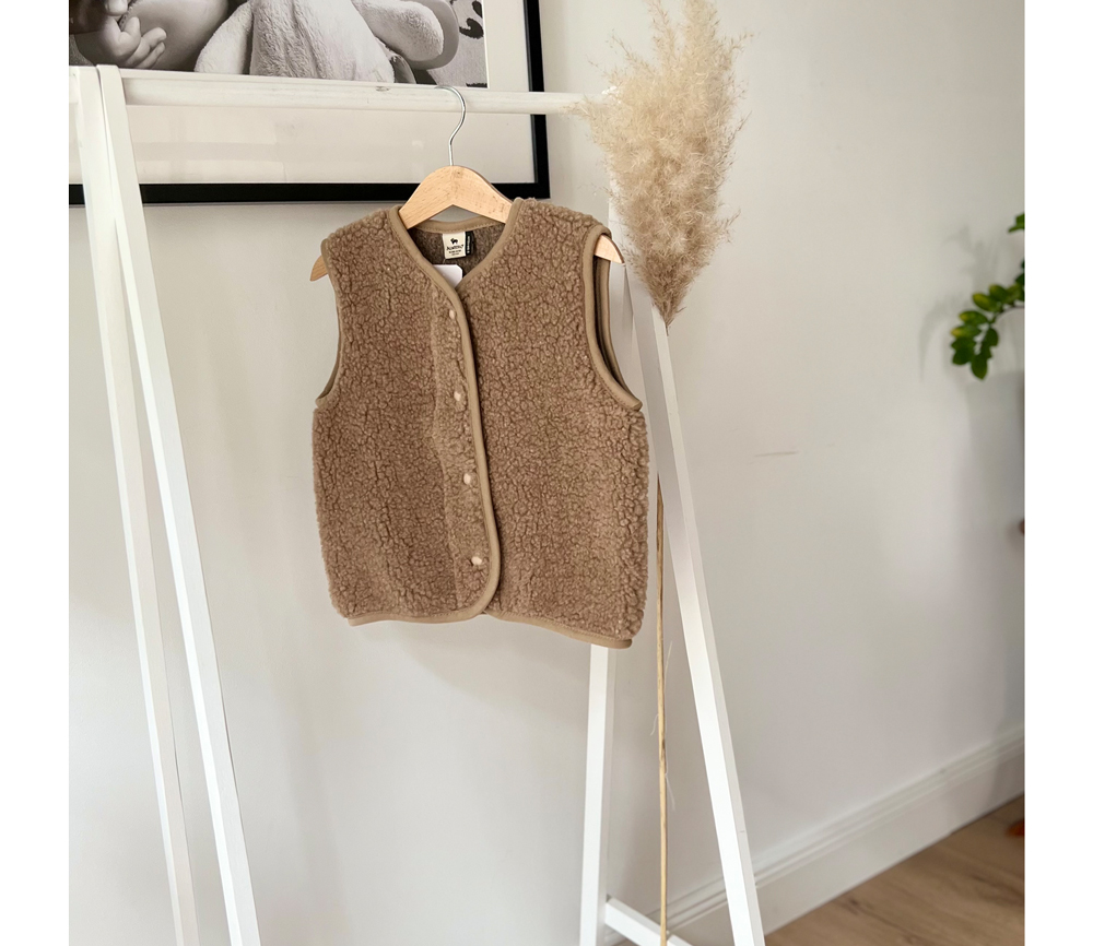 Alwero – Bodywarmer „TYB“ Junior, Biowolle, TAN, ultra light – Bild 2