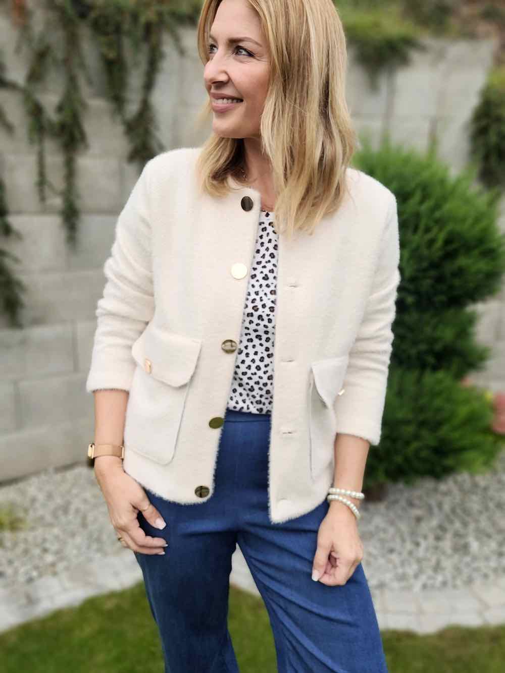 Trendiger Boucle – Karo Beige – Bild 6