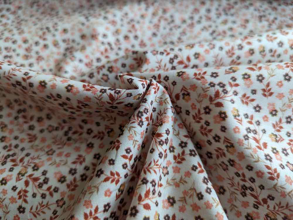 Baumwollstoff, kleine Blumen Beere / Rost auf Weiß – Organic Cotton – Bild 5