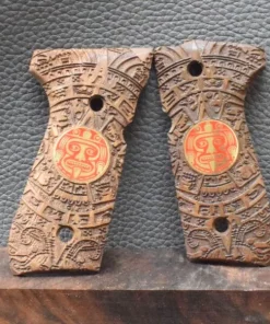 Beretta Mod.92FS, Motiv Maori mit Ornament, MAK-Grips, Walnuss, Neuware zum Sonderpreis!