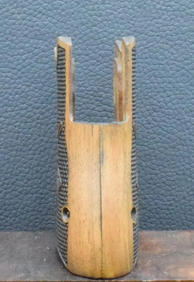 IMI Desert Eagle , Ausführung 18, Fischhaut, Team Kinetic, Nußbaum – Bild 6