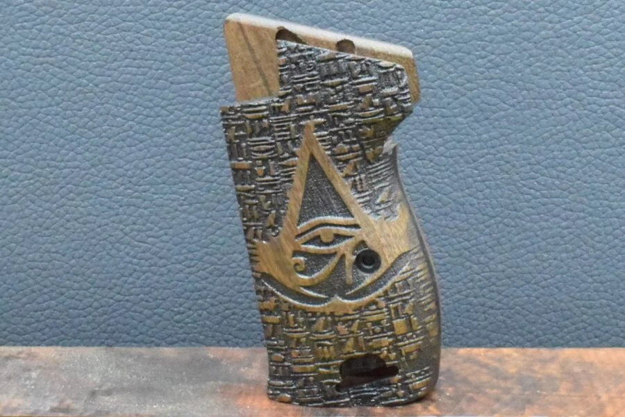 SIG, P 210, Ausführung 17, Ägypt, Nußbaum