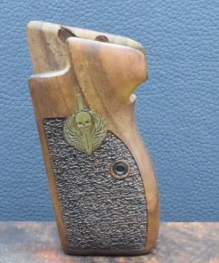 SIG, P 210, Ausführung 48, teilpunziert, Emblem, Nußbaum