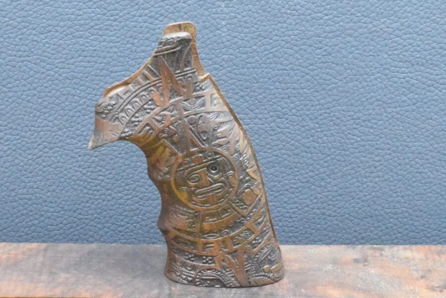 Smith &Wesson K-L Frame, Ausführung 17, Maori, squarebutt, Nußbaum