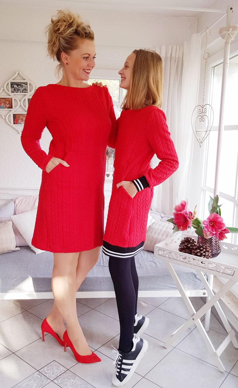 Dehnbarer Strickstoff mit Zopfmuster, Altrosa – Bild 4