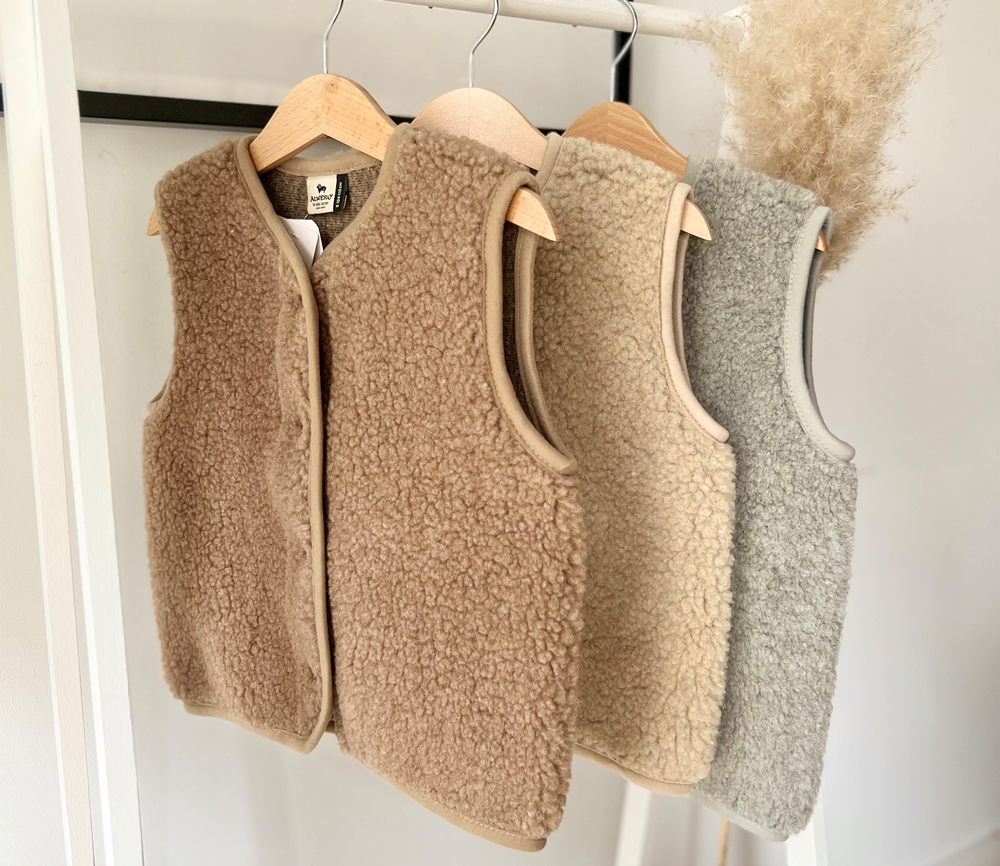 Alwero – Bodywarmer „TYB“ Junior, Biowolle, TAN, ultra light – Bild 6