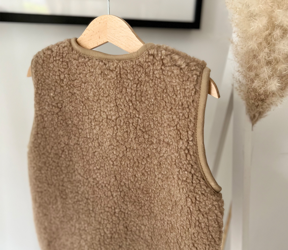 Alwero – Bodywarmer „TYB“ Junior, Biowolle, TAN, ultra light – Bild 5