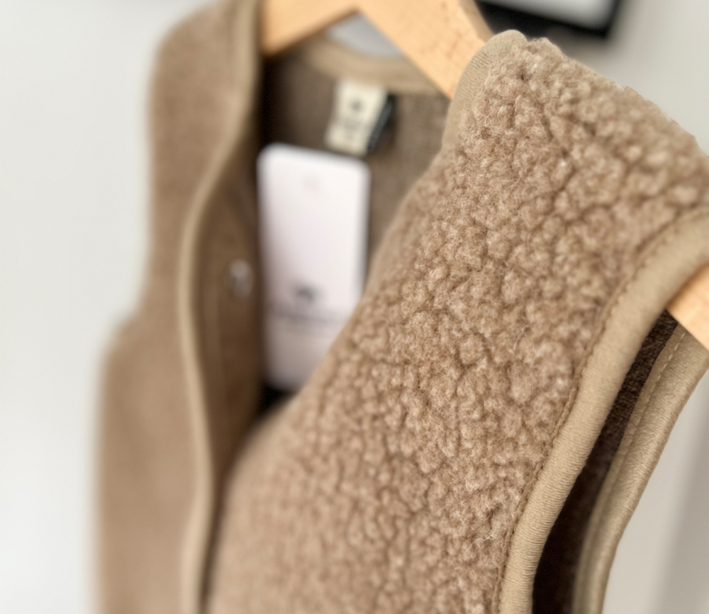 Alwero – Bodywarmer „TYB“ Junior, Biowolle, TAN, ultra light – Bild 8