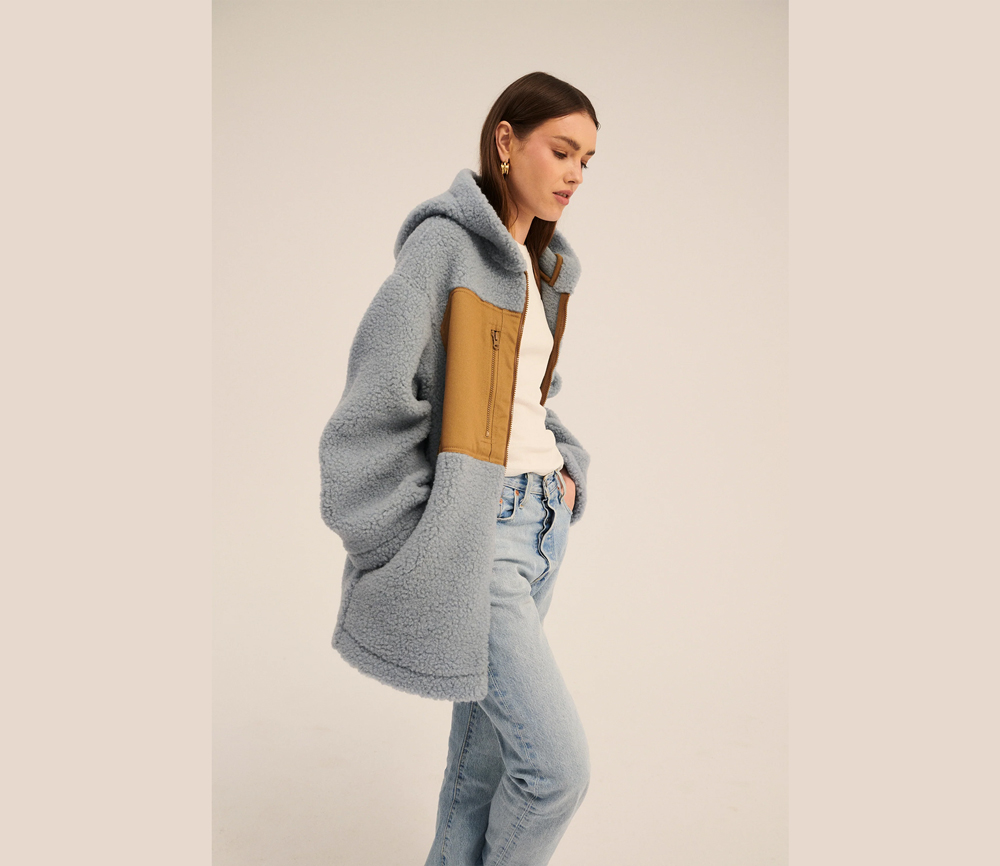 Alwero – Jacke „PATA“ Adult mit Kapuze, ICY BLUE, Biowolle Ultra Light – Bild 5