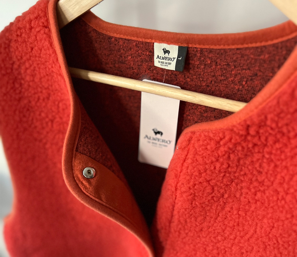 Alwero – Weste „TYB“ Adult, Coral, Biowolle Ultra Light – Bild 4