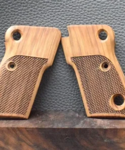 Beretta M 1951,Tariq 951, MAK Griffe, Walnuss, Oberfläche Punziert/Glatt, Befestigung von der Seite, Neuware zum Sonderpreis!