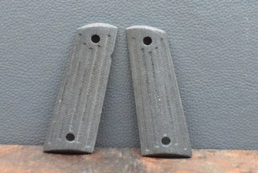 Colt 1911 , Ausführung 30, fein geriffelt, schwarz, Nußbaum – Bild 4