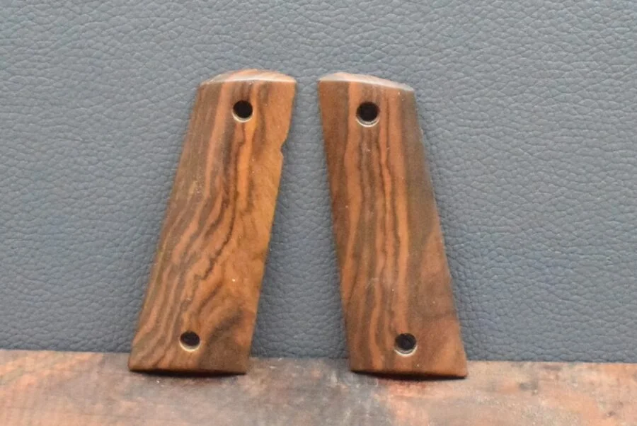 Colt 1911 , Ausführung 36, HK 4, Maßerholz