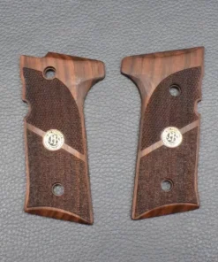 Beretta Modell 92 X, Full Model, Walnuss, Oberfläche/Fischhaut/Punziert , Befestigung von der Seite, Neuware zum Sonderpreis!