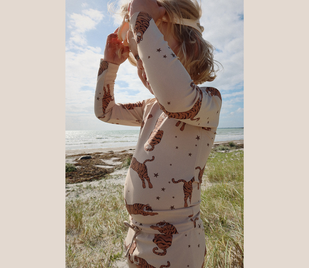 Konges Sløjd – Badehose „Aster“, Tiger – Bild 3