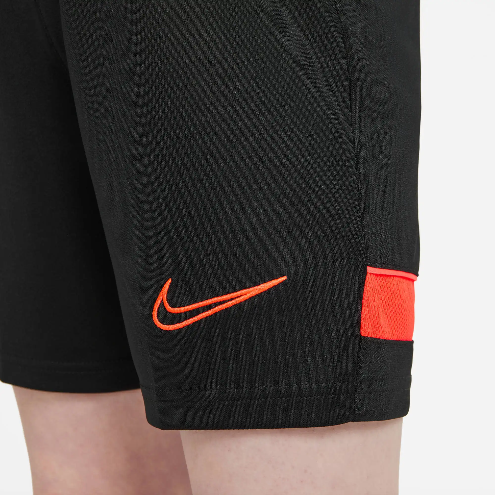 NIKE DRI-FIT ACADEMY BIG KIDS' BLACK/BRIGHT CRIMSON/BRIGHT CR – Bild 6