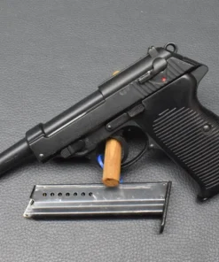 Pistole Erma Model EP 882, P38 Nachbau, Kaliber 22LR, Ersatzmagazin, aus einer Sammlung