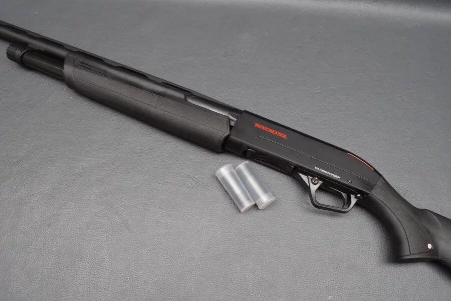 Winchester Repetierflinte, SXP Black Shadow, Lauflänge 71cm, Kal. 12/76 Magnum, Neuware